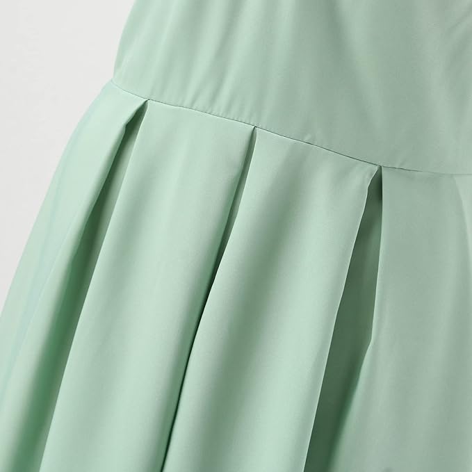GR | A light dress with delicate spaghetti straps 