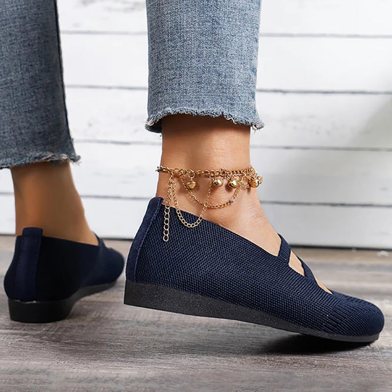 GR | Flat slippers with strap across the instep and flat sole for women