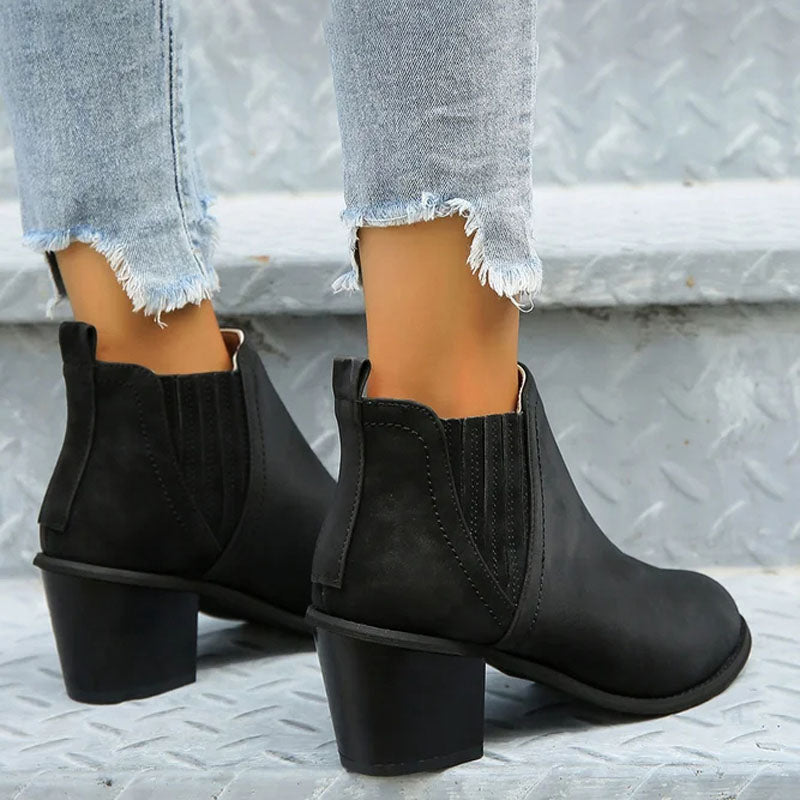 GR | Vintage ankle boots with chunky heel