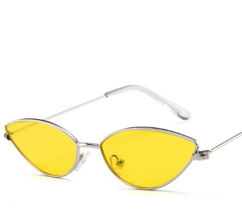GR | Retro Cat Eye Sunglasses Made of Premium Vegan Leather