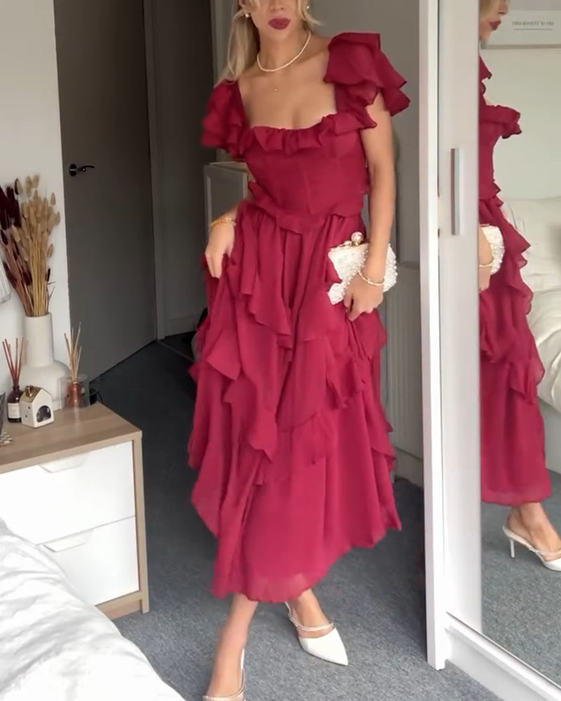 Backless dress with a square neckline