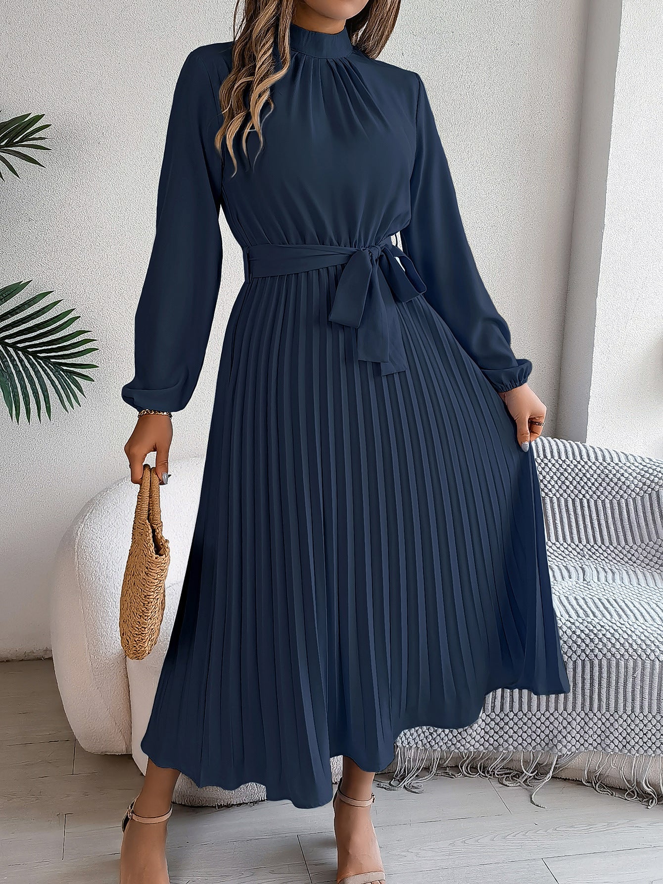 GR | Elegant and timeless pleated dress