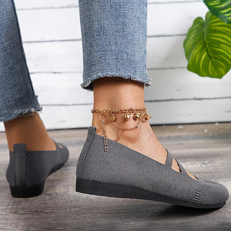 GR | Flat slippers with strap across the instep and flat sole for women