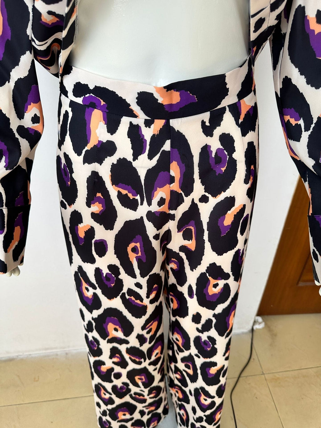 GR leisure suit with short long sleeves and high waist, wide trousers