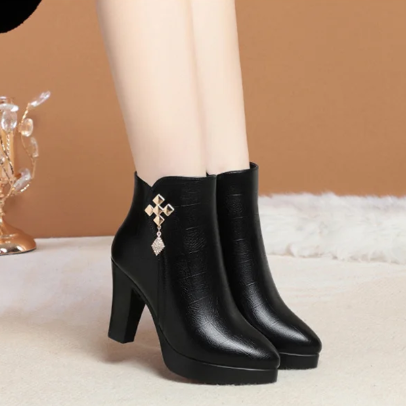 GR | Elegant women's ankle boots with non-slip sole and comfort