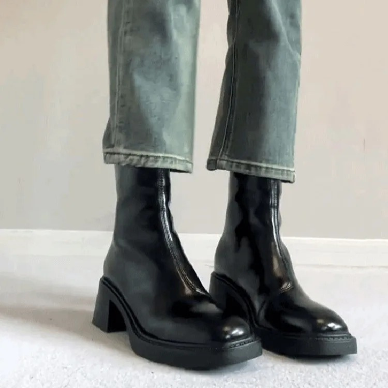 GR | Stylish leather ankle boots with block heels for women