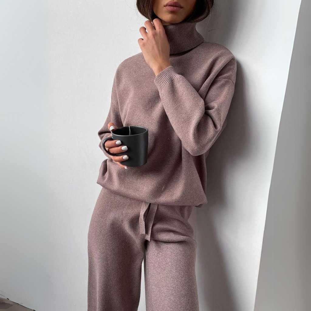 GR | Comfortable 2-piece set consisting of a turtleneck sweater and long trousers