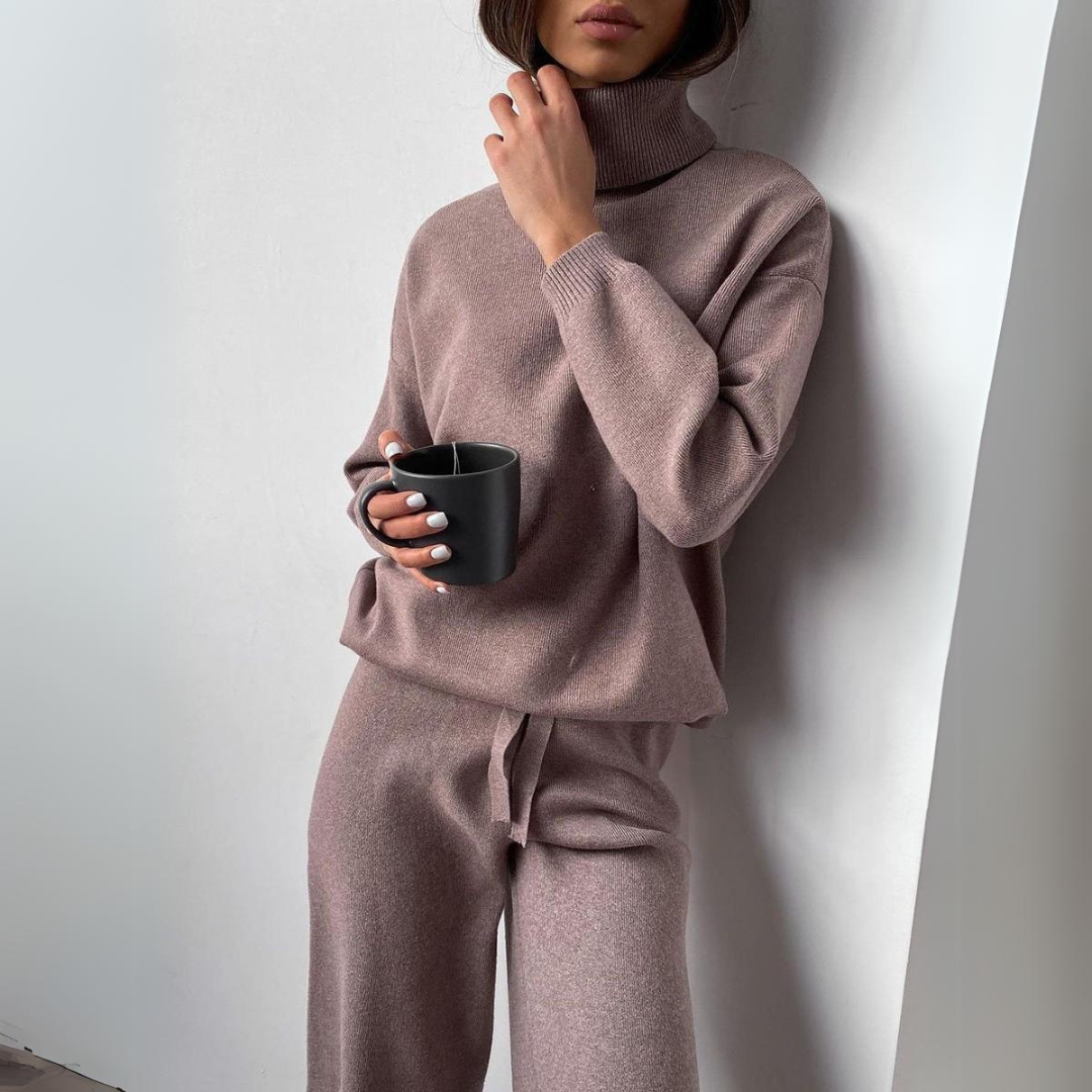GR | Comfortable 2-piece set consisting of a turtleneck sweater and long trousers