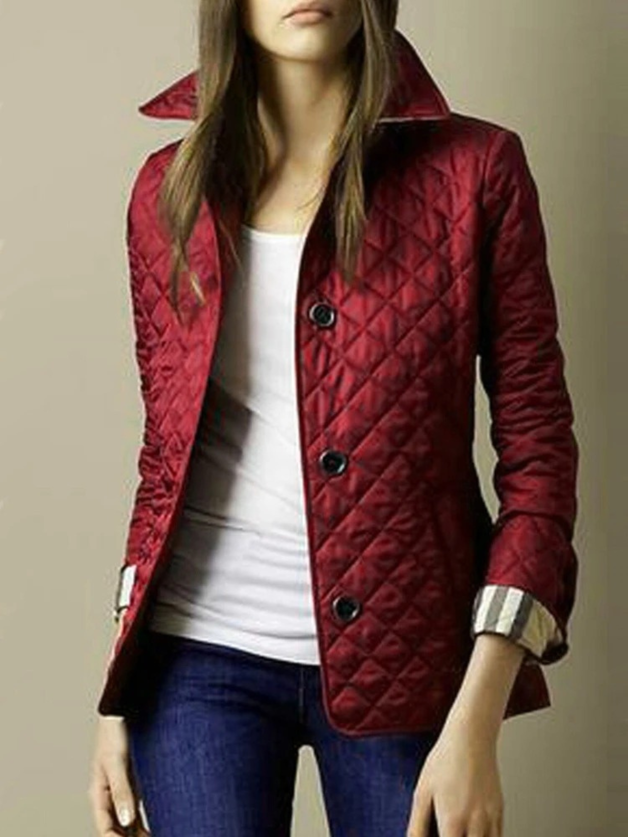 GR | Short quilted women's jacket with buttons and collar, elegant