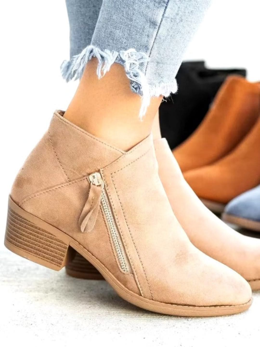 GR | Ankle Zipper in Suede: Stylish, Chic, and Unrivaled Comfort