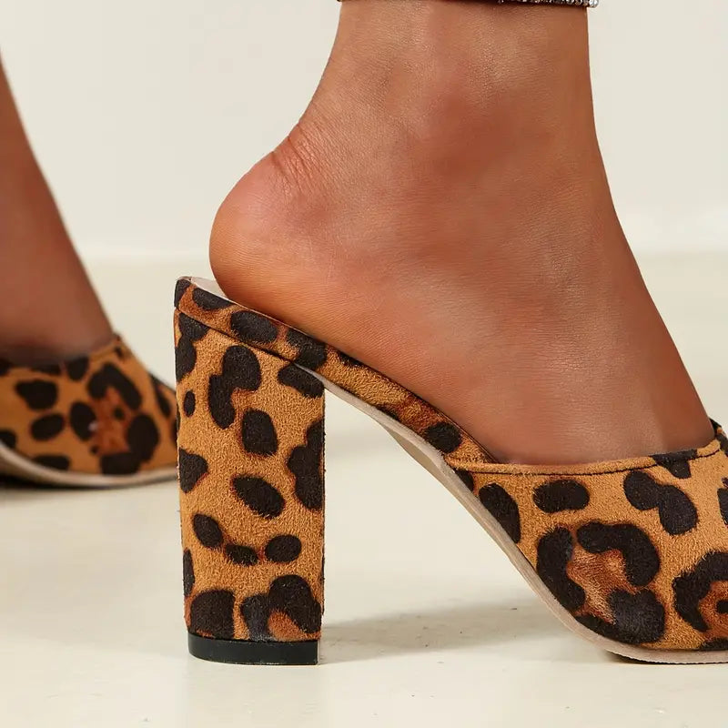 GR | Chic sandals with block heel and open toe