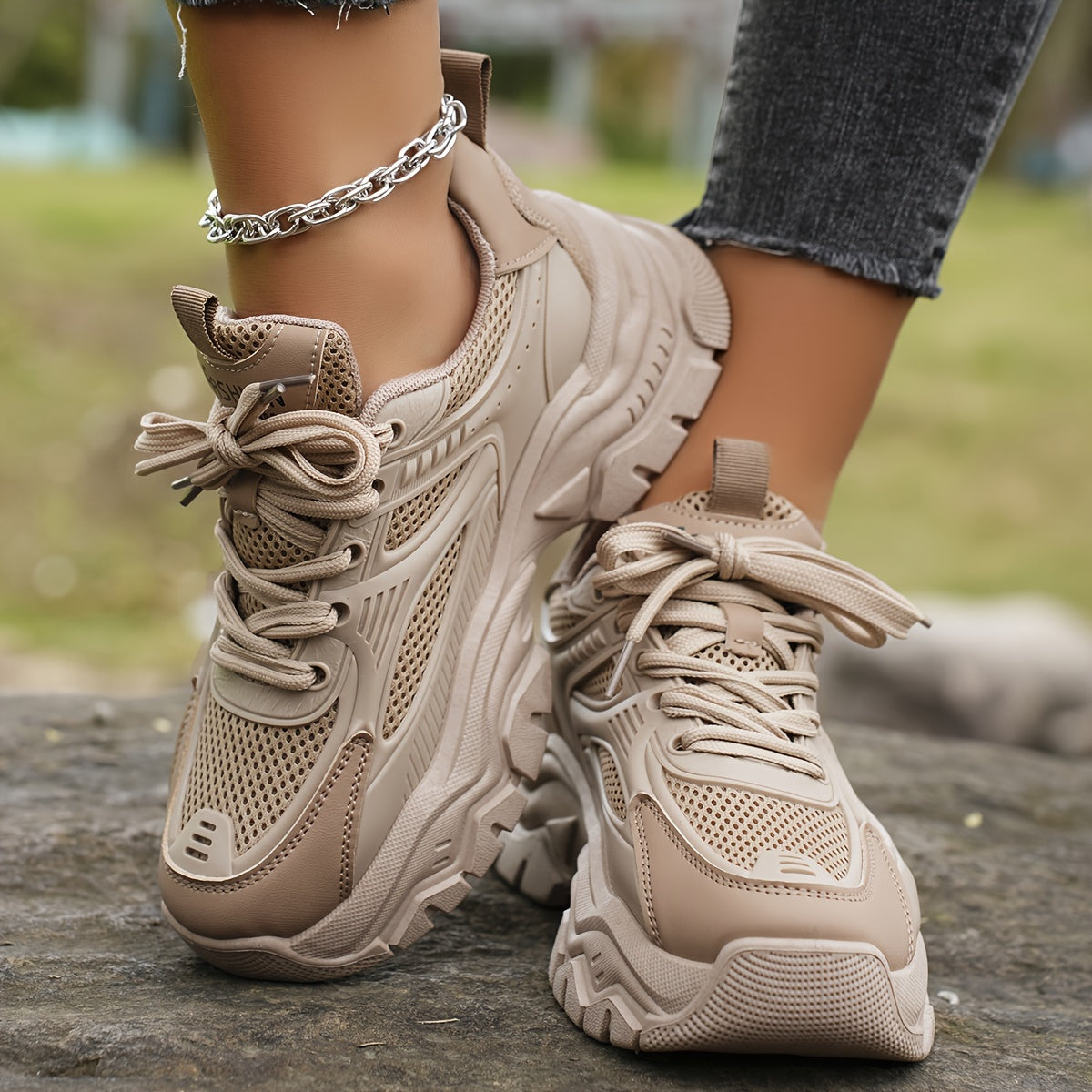 GR | Platform sneakers with a modern look