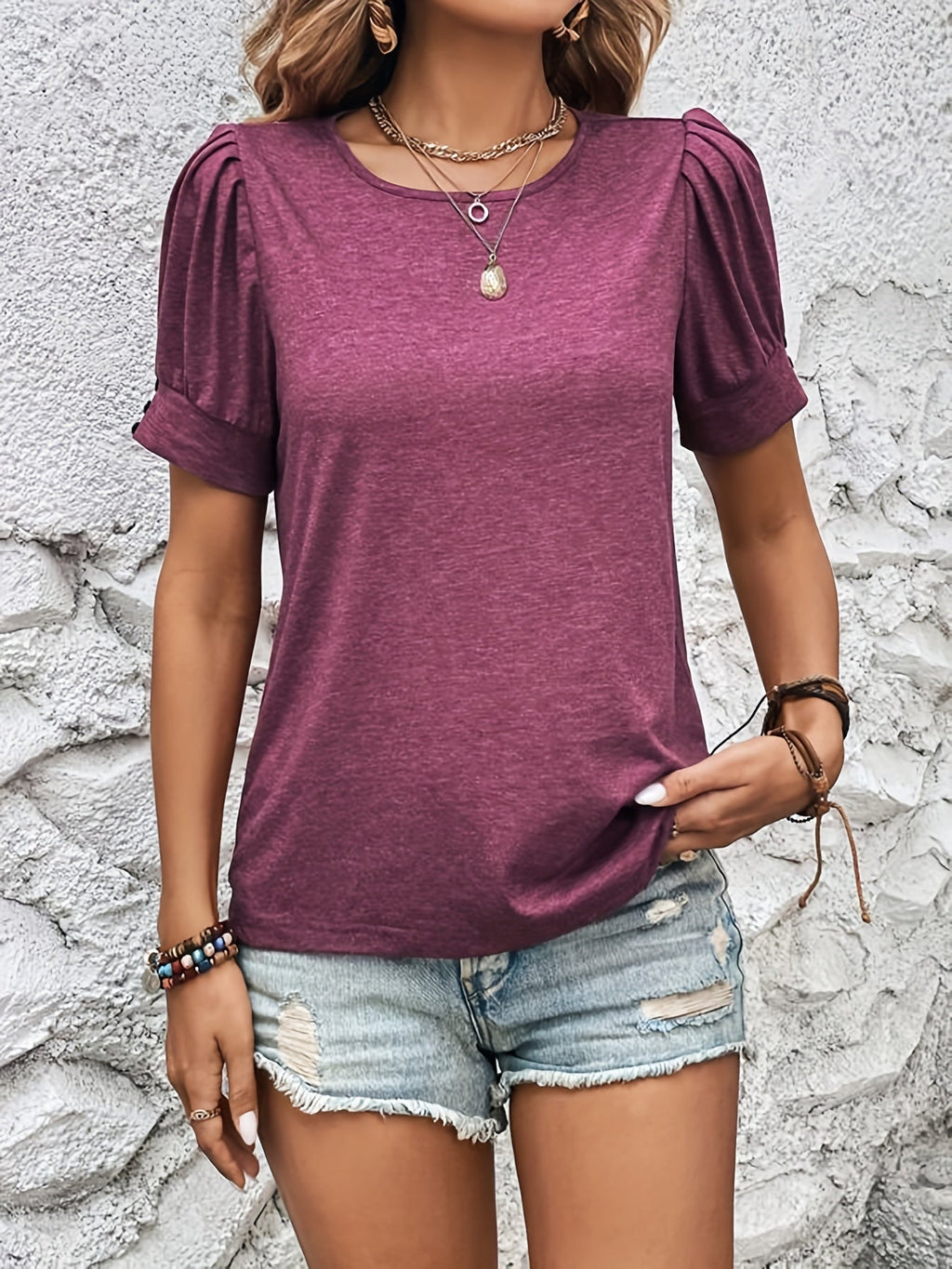 GR | Short-sleeved top with ruffles – feminine style and comfort