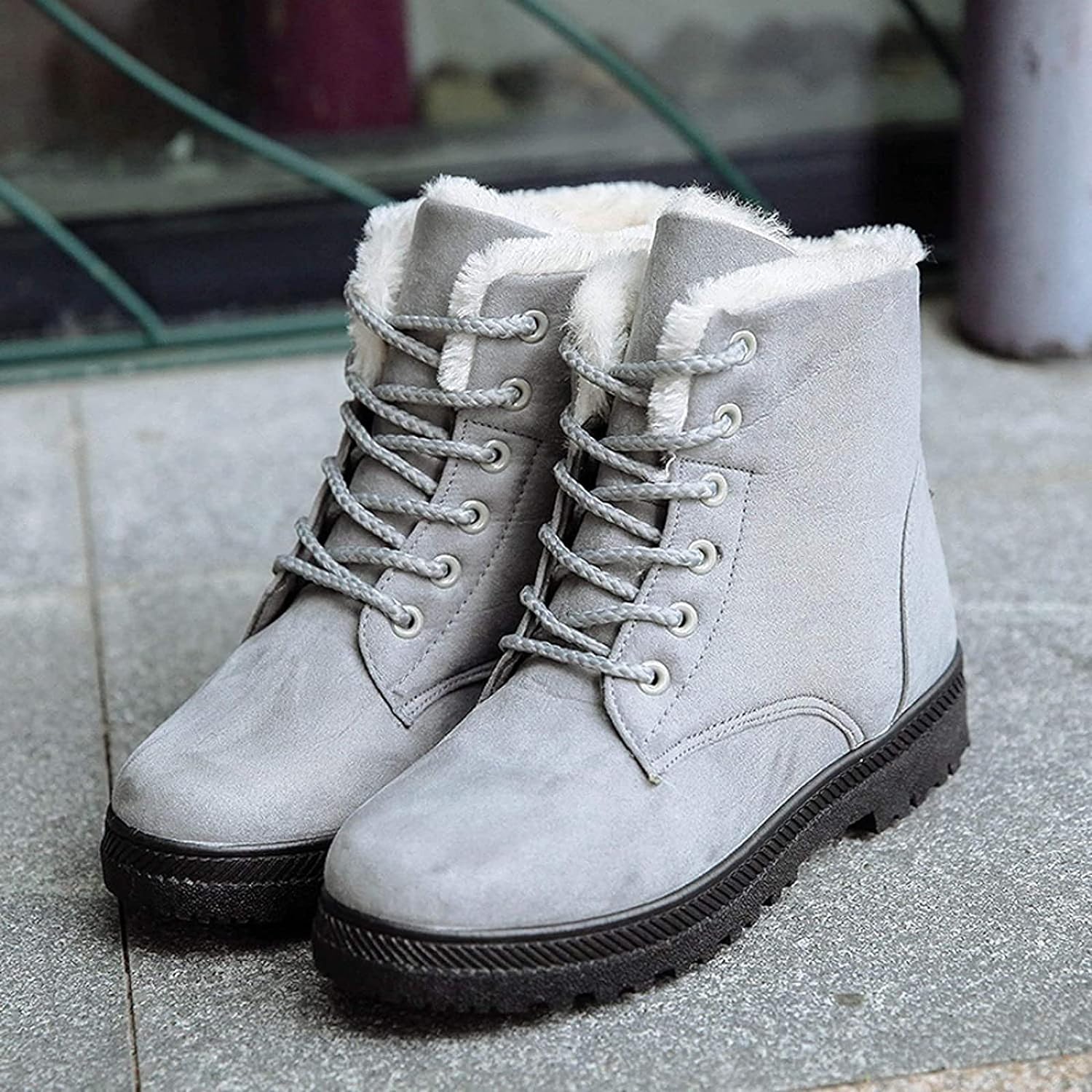 GR | Non-slip snow boots with laces