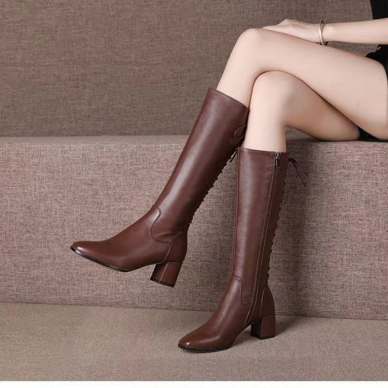 GR | Luxurious vegan leather ankle boots with zipper