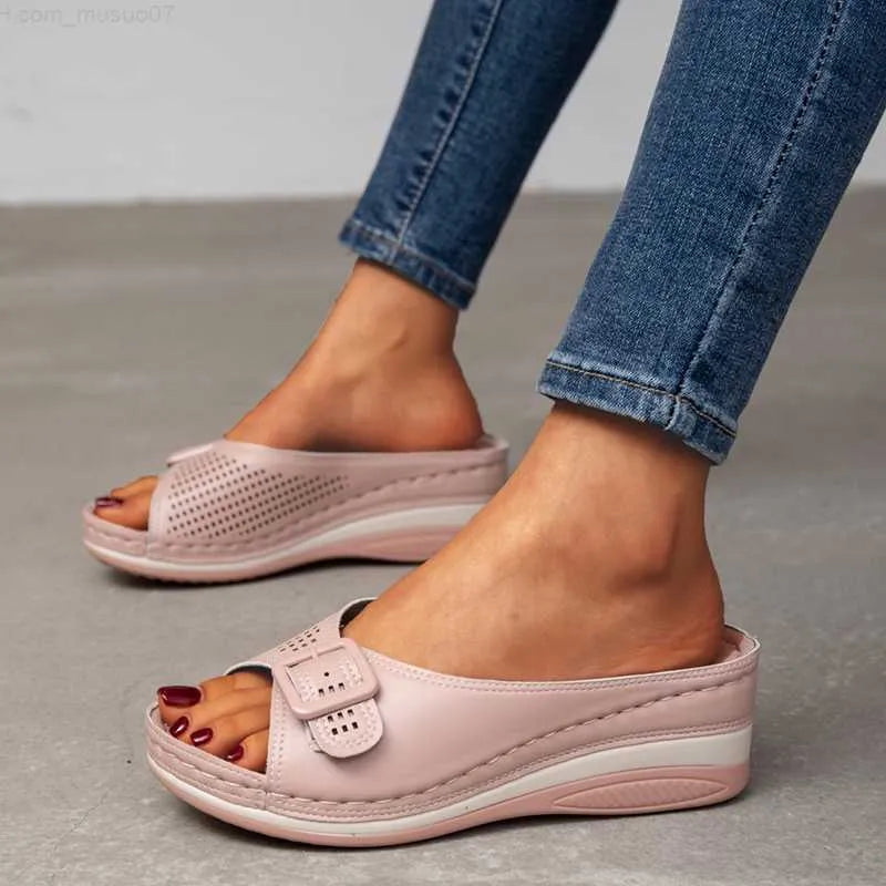 GR | Orthopedic sandal with soft footbed