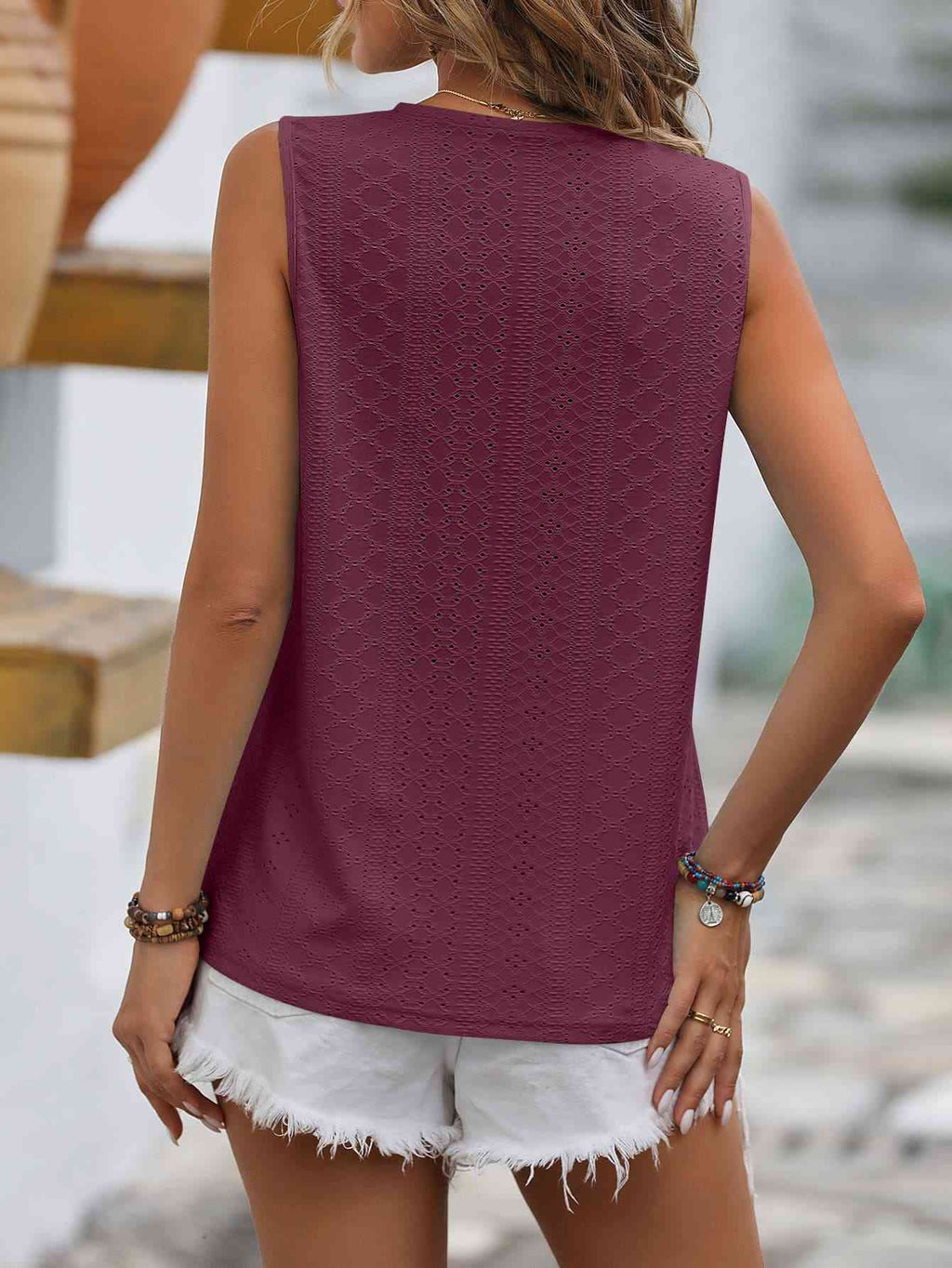 GR | Split Lace V-Neck Sleeveless Shirt