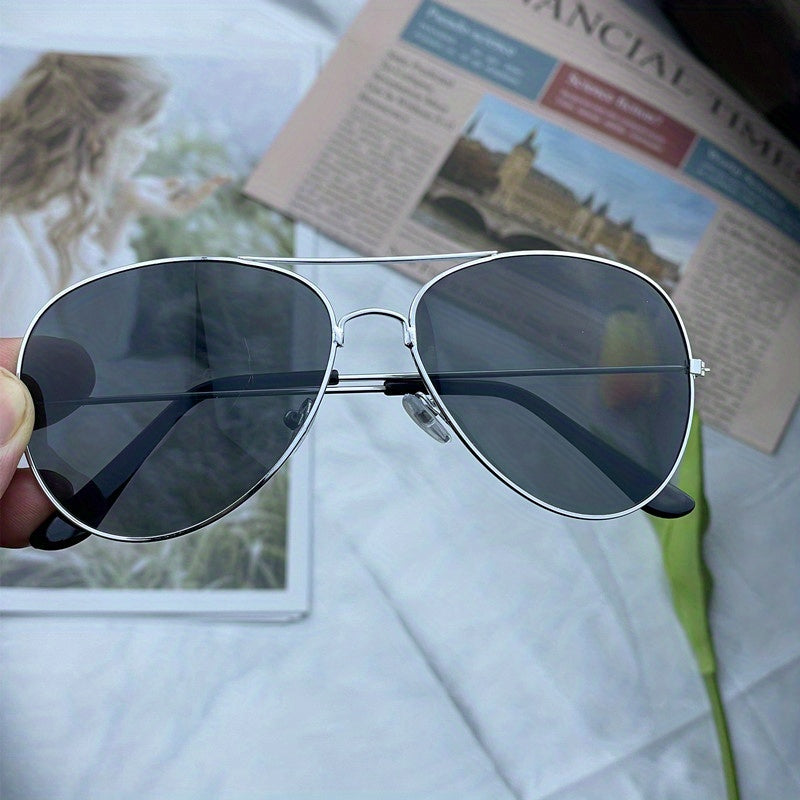 GR | Classic Aviator Sunglasses with Gold Frame for Women