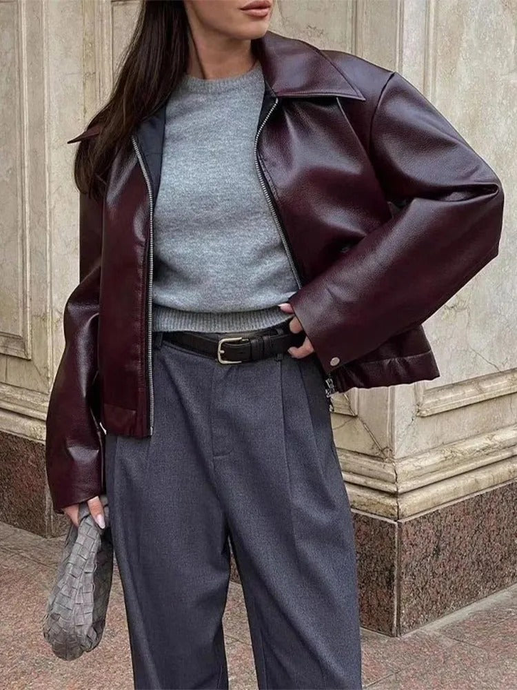GR | Leather jacket with a modern design for women
