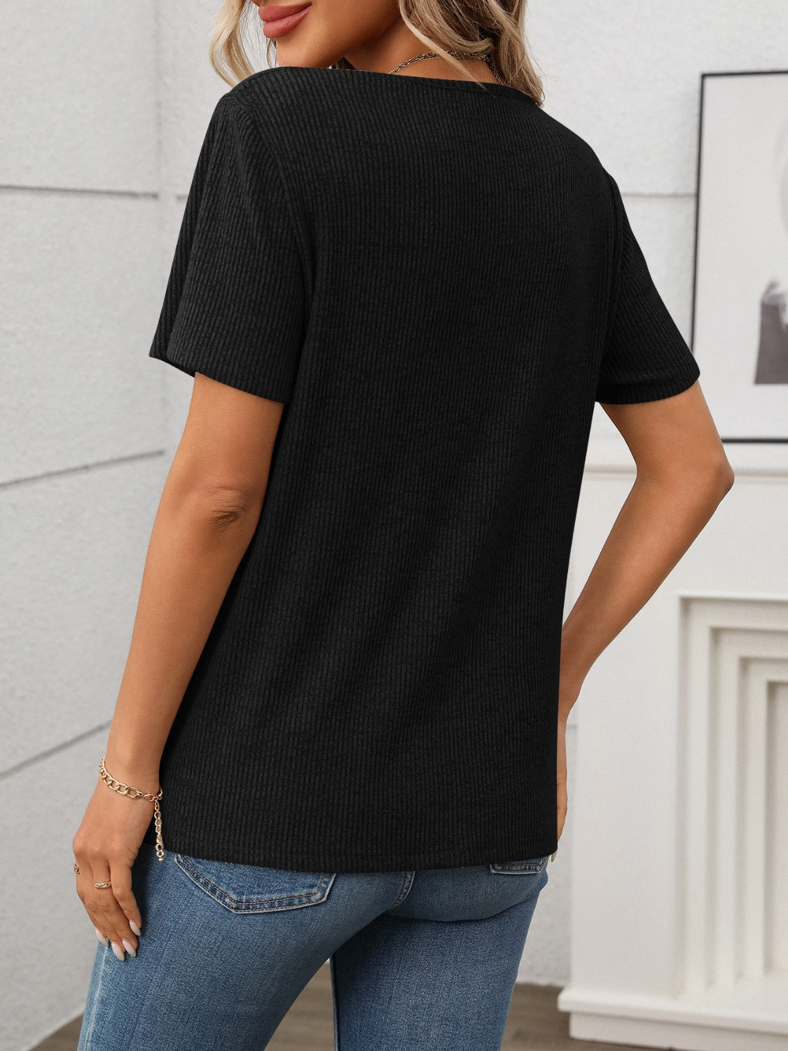 GR | Ribbed V-neck short-sleeved T-shirt
