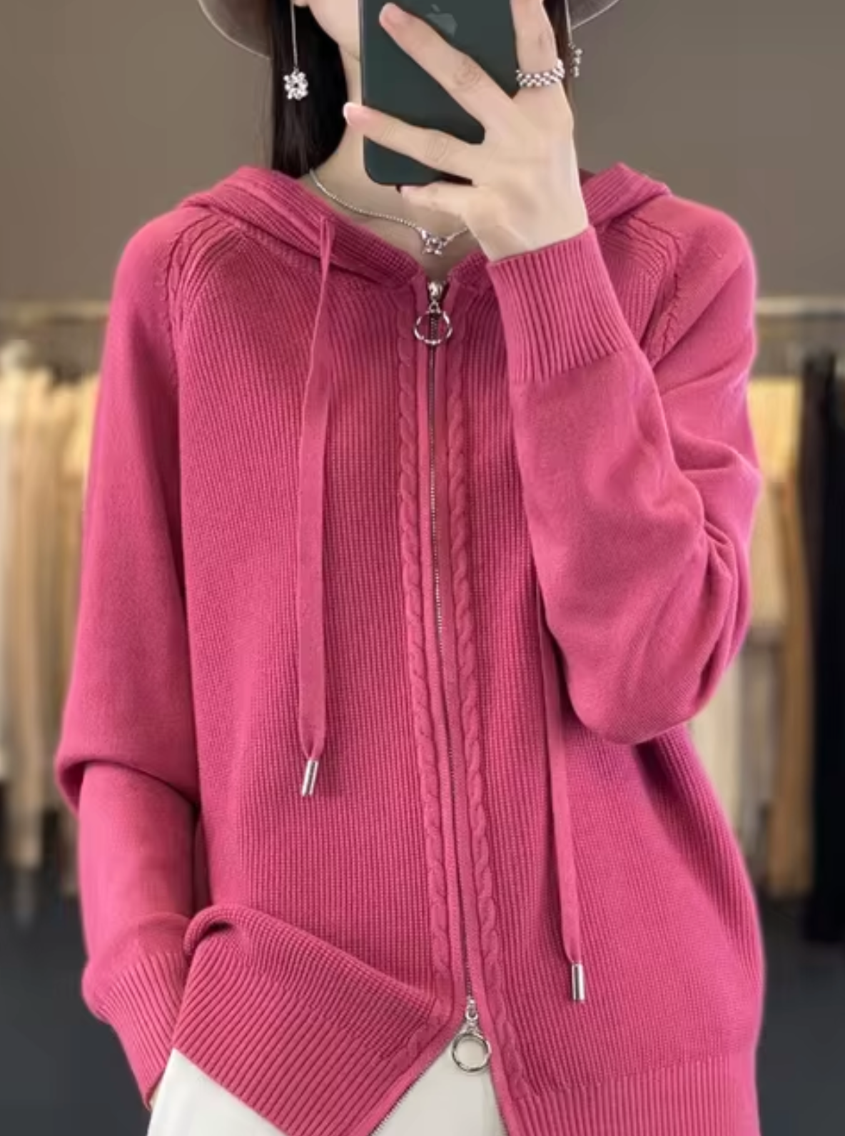– Knitted cardigan with hood