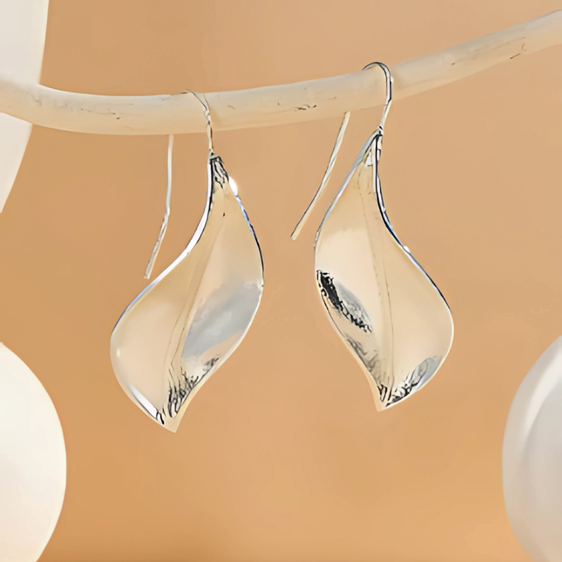GR | Leaf-shaped silver vintage earrings