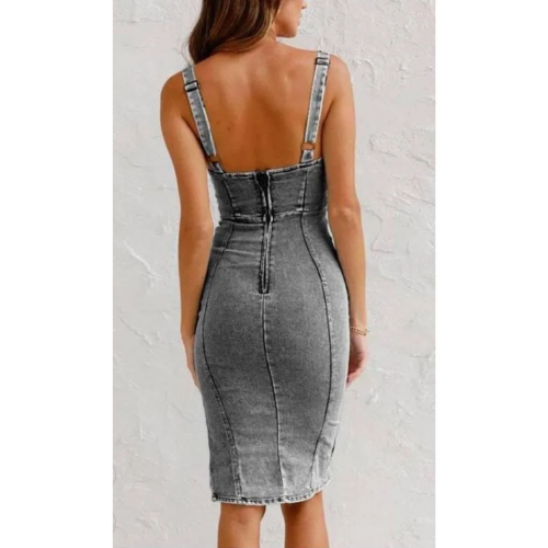 GR | Denim dress with a fitted silhouette that ensures an elegant look