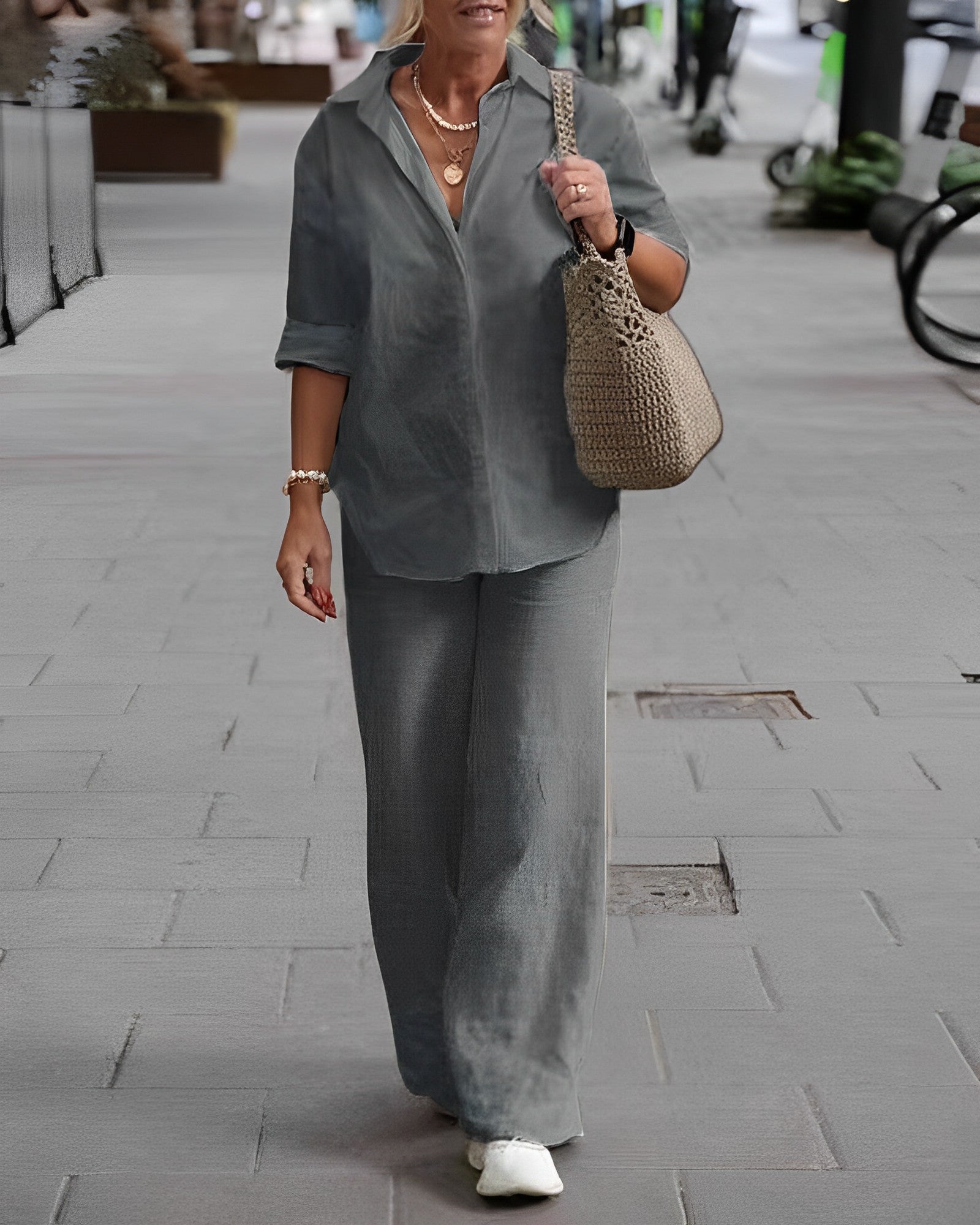 GR | Relaxed linen trousers with a breezy fit for women