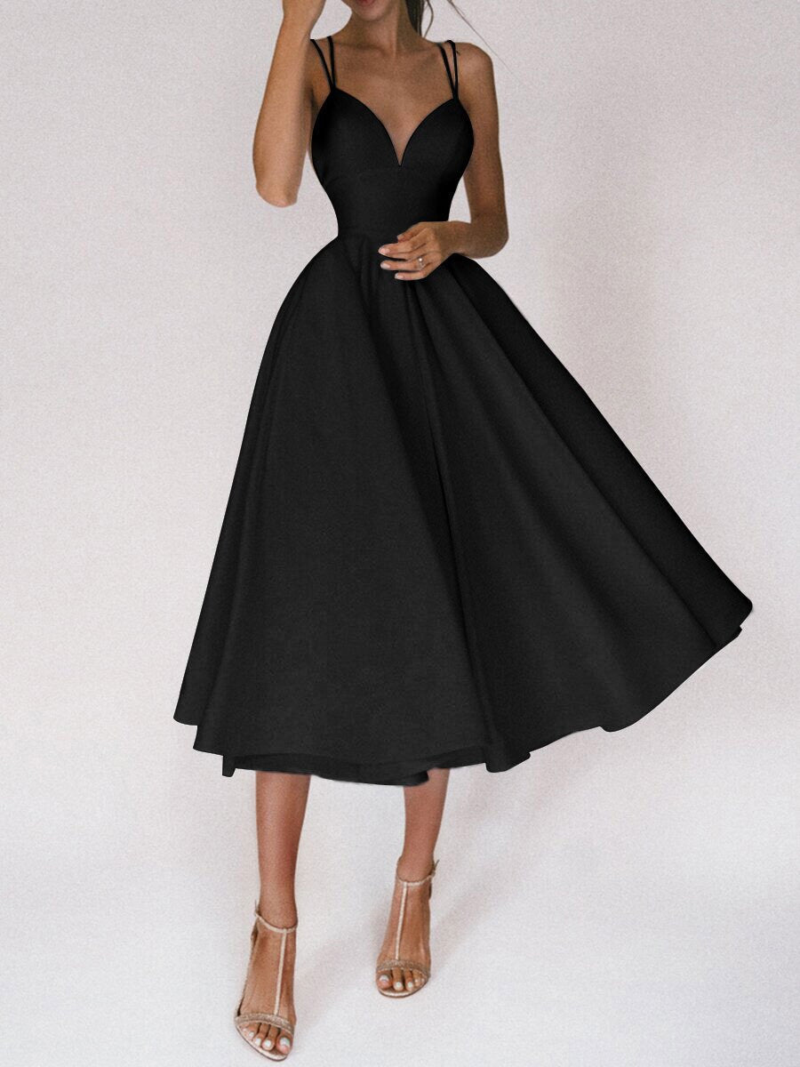 GR Grace | Das elegante Trägerkleid mit V-Ausschnitt