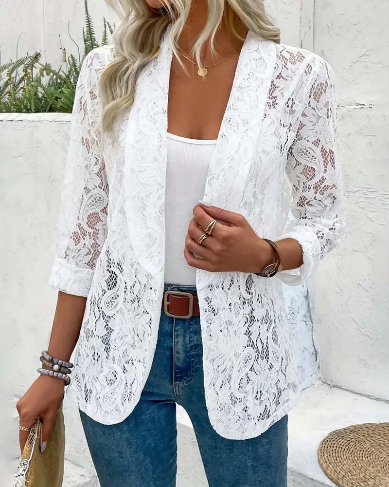 GR | Elegant blazer with lace