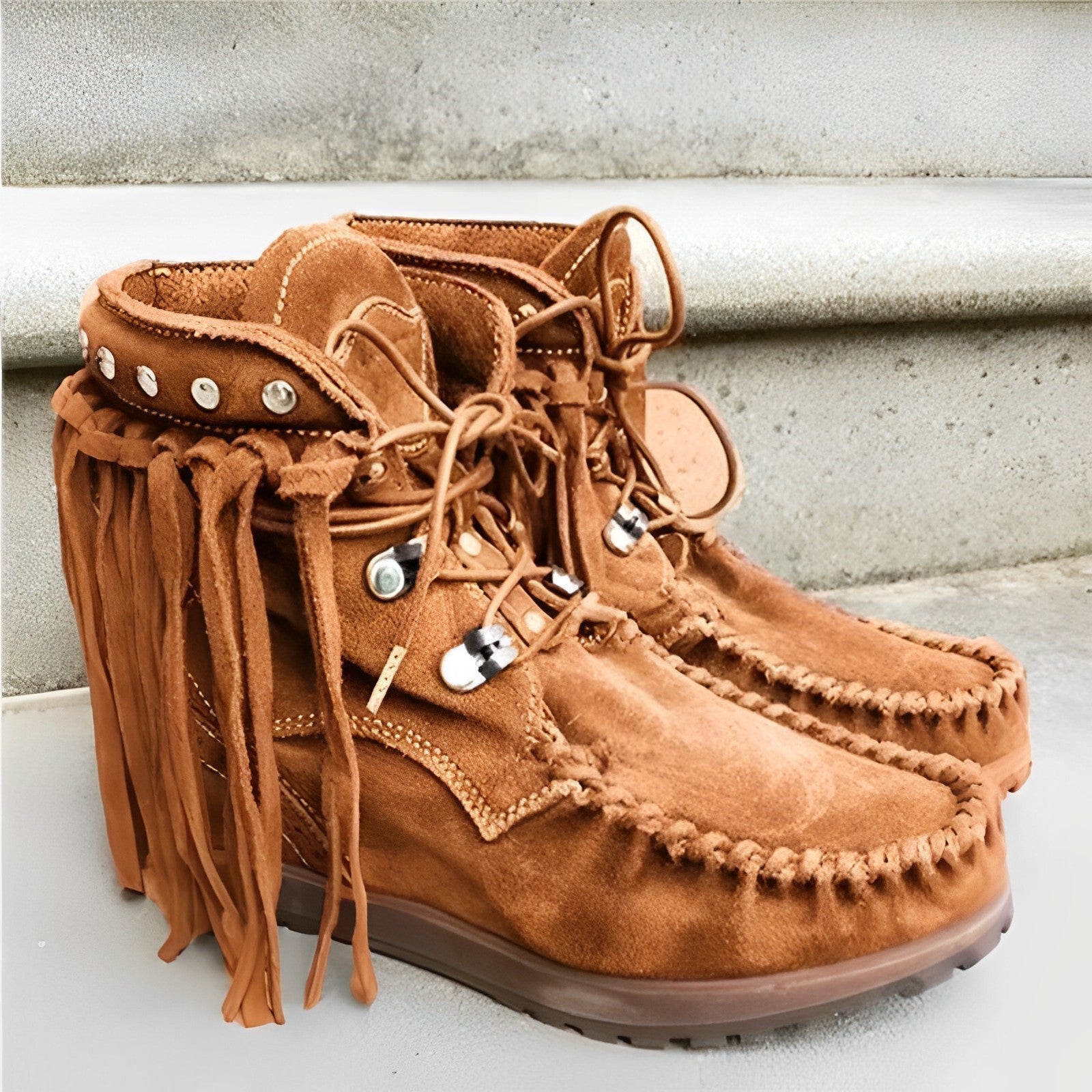 GR | Lightweight suede boots with non-slip sole for comfort