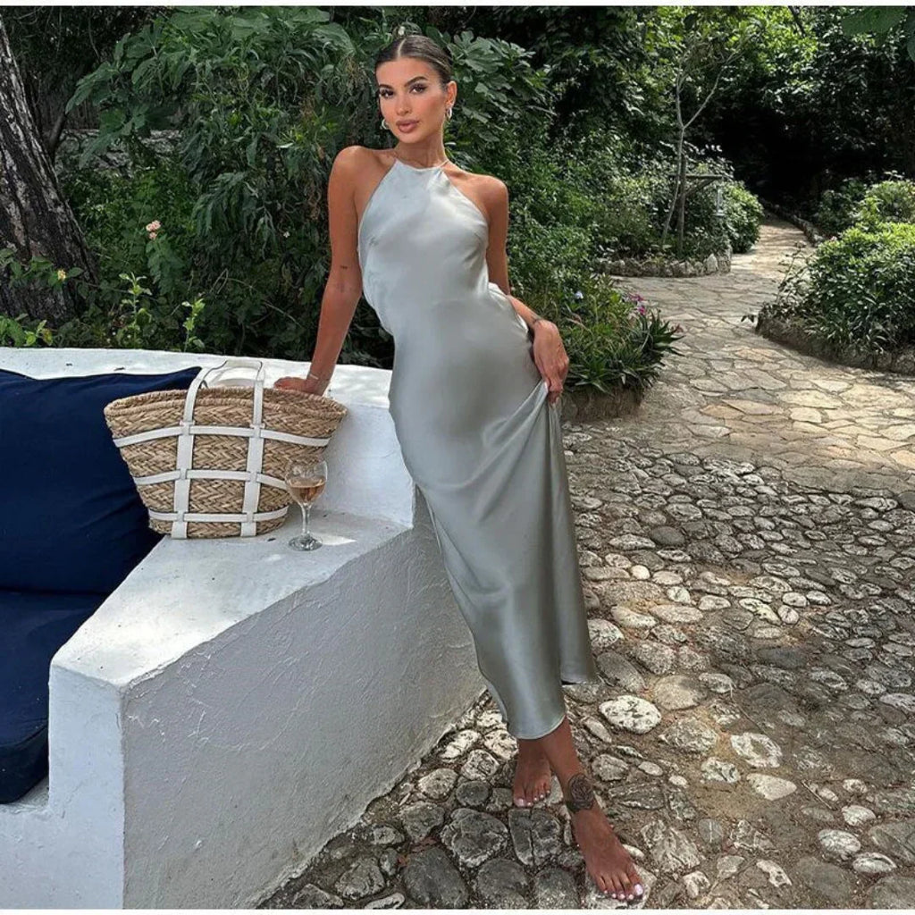 GR | Elegant Halterneck Dress for Refined Grace in Women