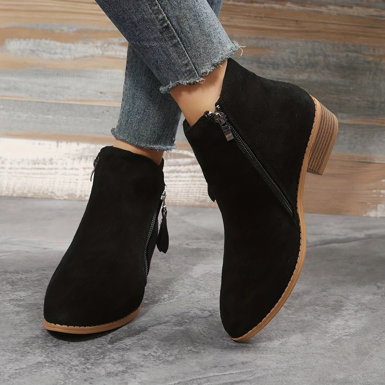 GR - elegant pointed ankle boots with heel and zipper