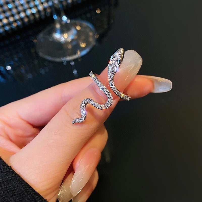 GR | Adjustable snake ring made of cubic zirconia