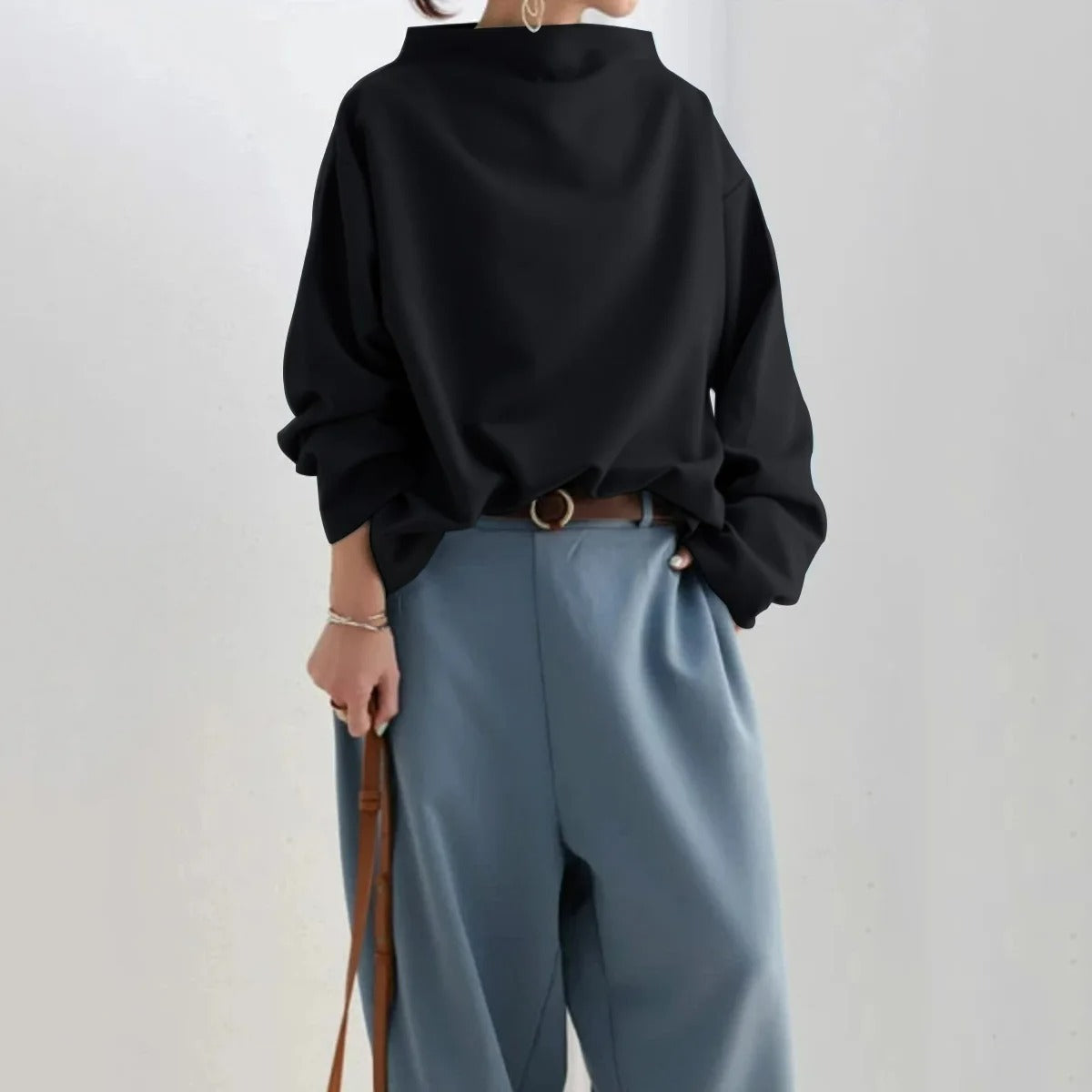 GR - Women's minimalist loose black top for versatile style