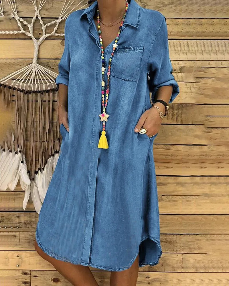 GR | Jeans Midi-Kleid mit Umgeschlagenen Ärmeln und Brusttasche.