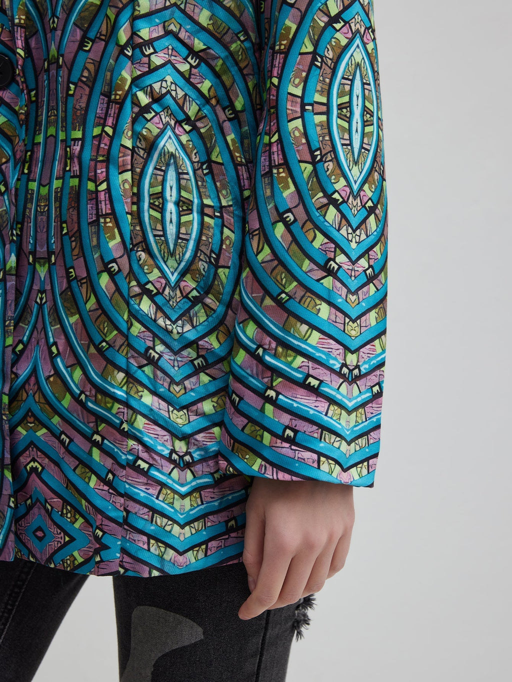 GR | Stylish office suit in a blue abstract pattern