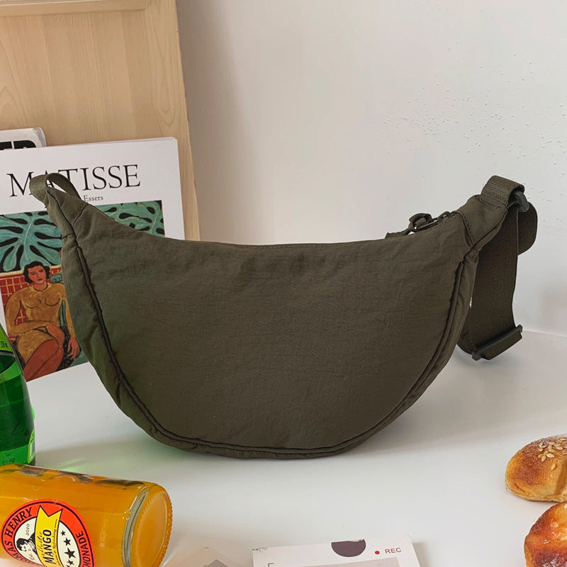 GR | Crescent-shaped bag