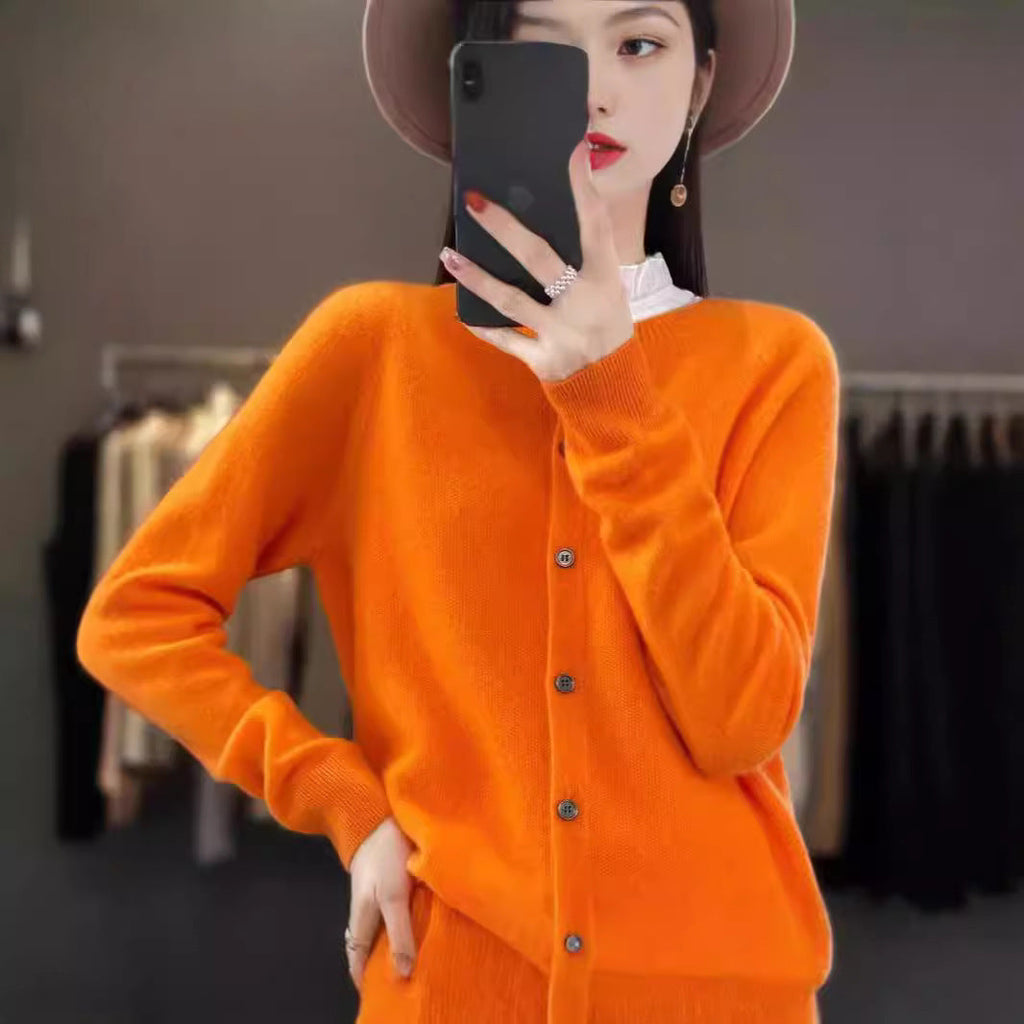 GR | Merino wool cardigan with round neck and long sleeves