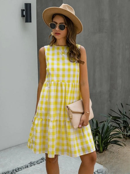 GR | Fashion, Loose-fitting women's dress with round neckline, checked pastel medium skirt