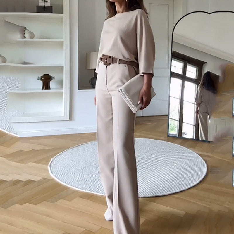 GR-free two-piece suit for a fashionable outfit