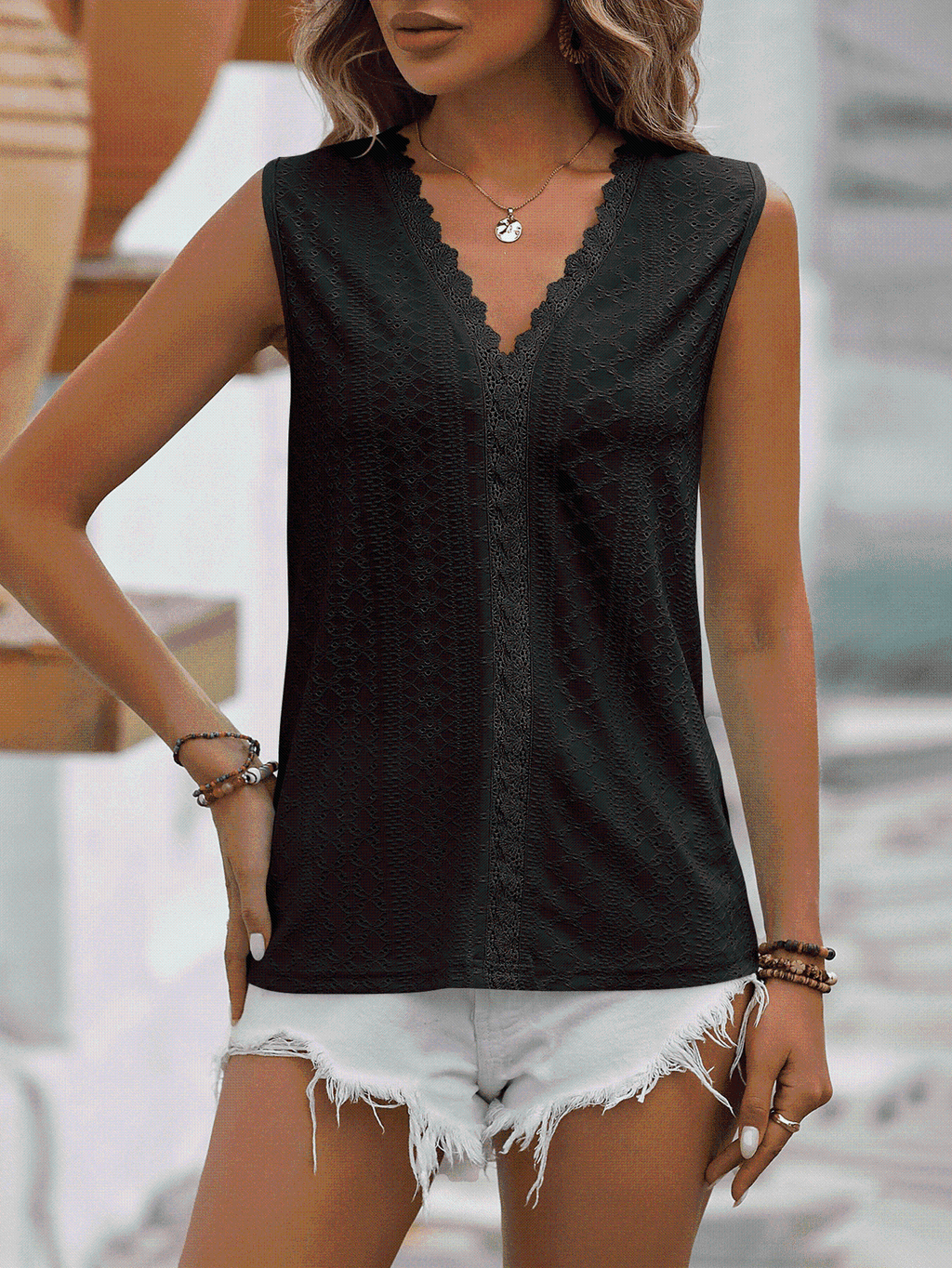 GR | Split Lace V-Neck Sleeveless Shirt
