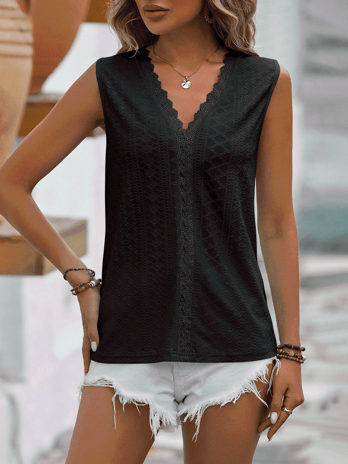 GR | Split Lace V-Neck Sleeveless Shirt