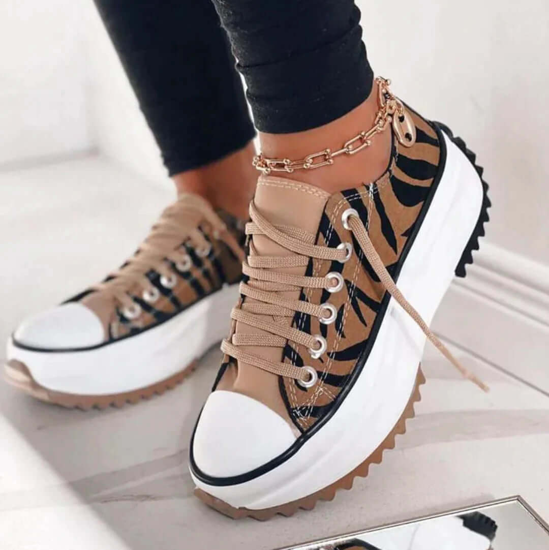 GR | Comfortable shock-absorbing sneakers