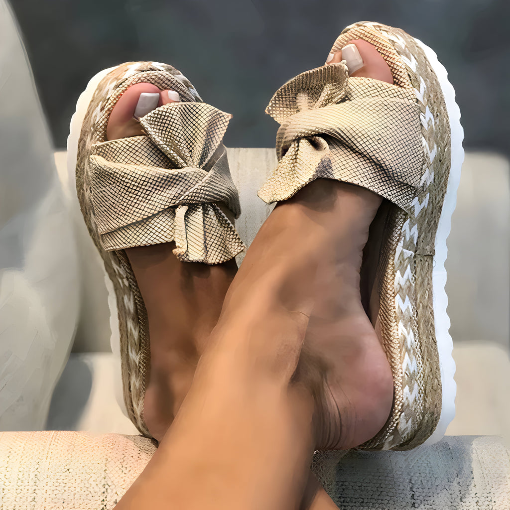 GR | Women's sandals with hair curlers