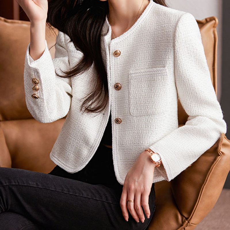 GR | Short jacket in a modern style