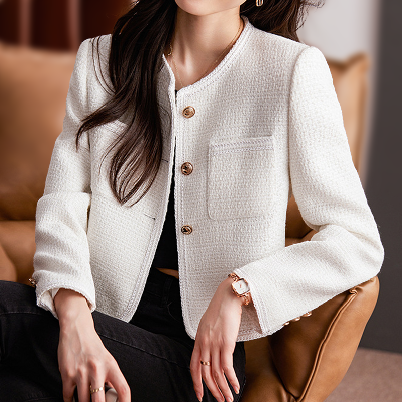 GR | Short jacket in a modern style