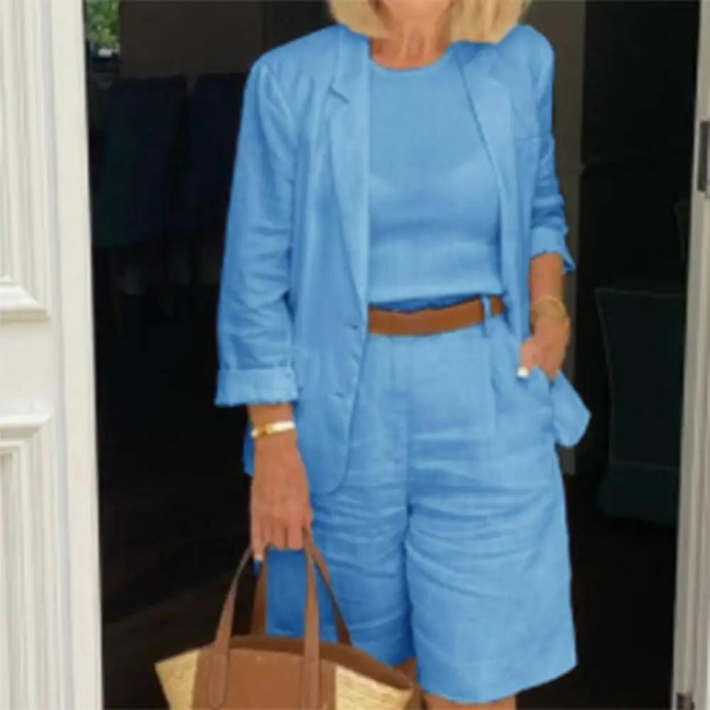 GR | Luxurious blazer and shorts ensemble for women