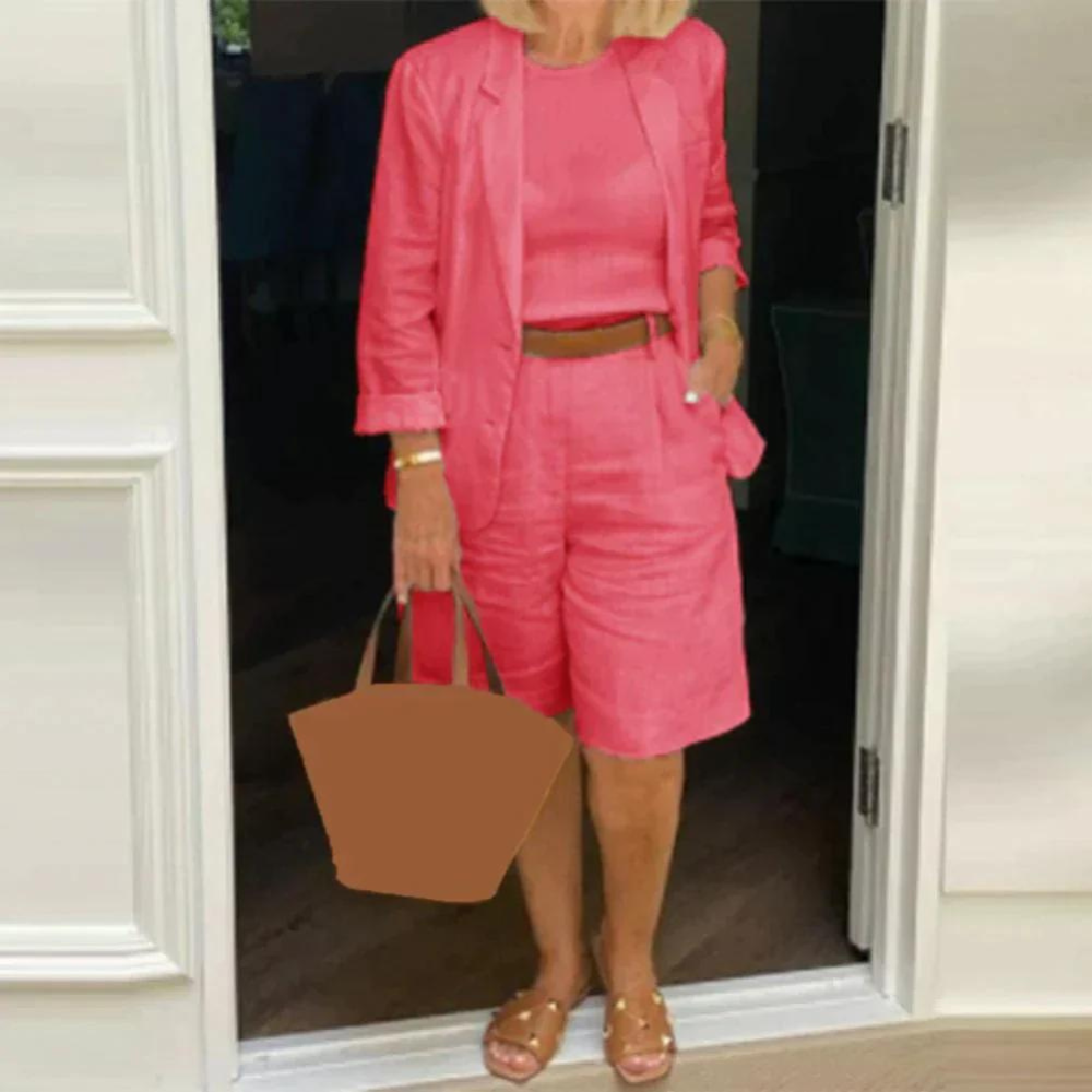 GR | Luxurious blazer and shorts ensemble for women