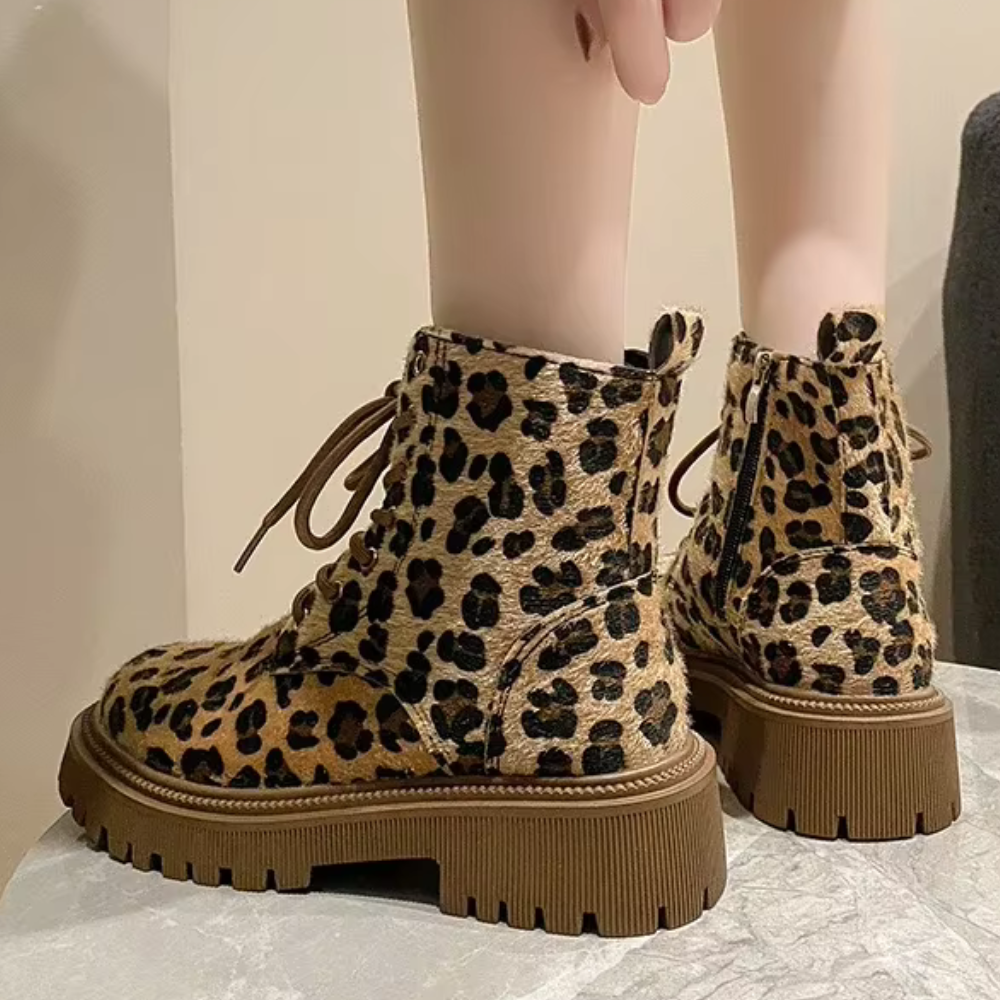 GR | Fashionable boots for women